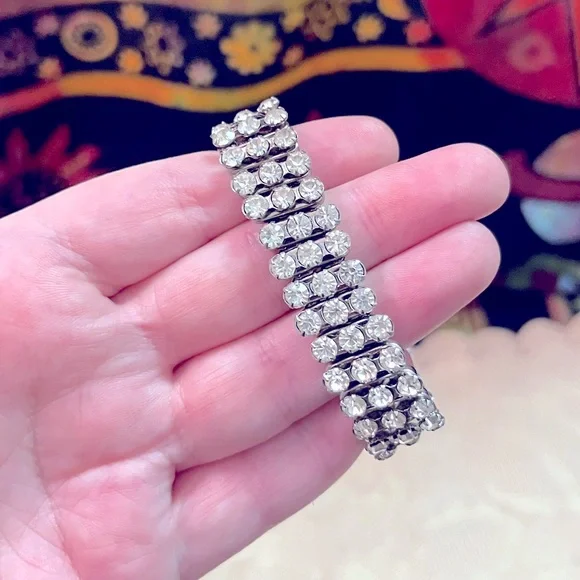 VTG MCM Retro Rhinestone Silver Tone Metal Costume Jewelry Stretchy Bracelet - Picture 1 of 4